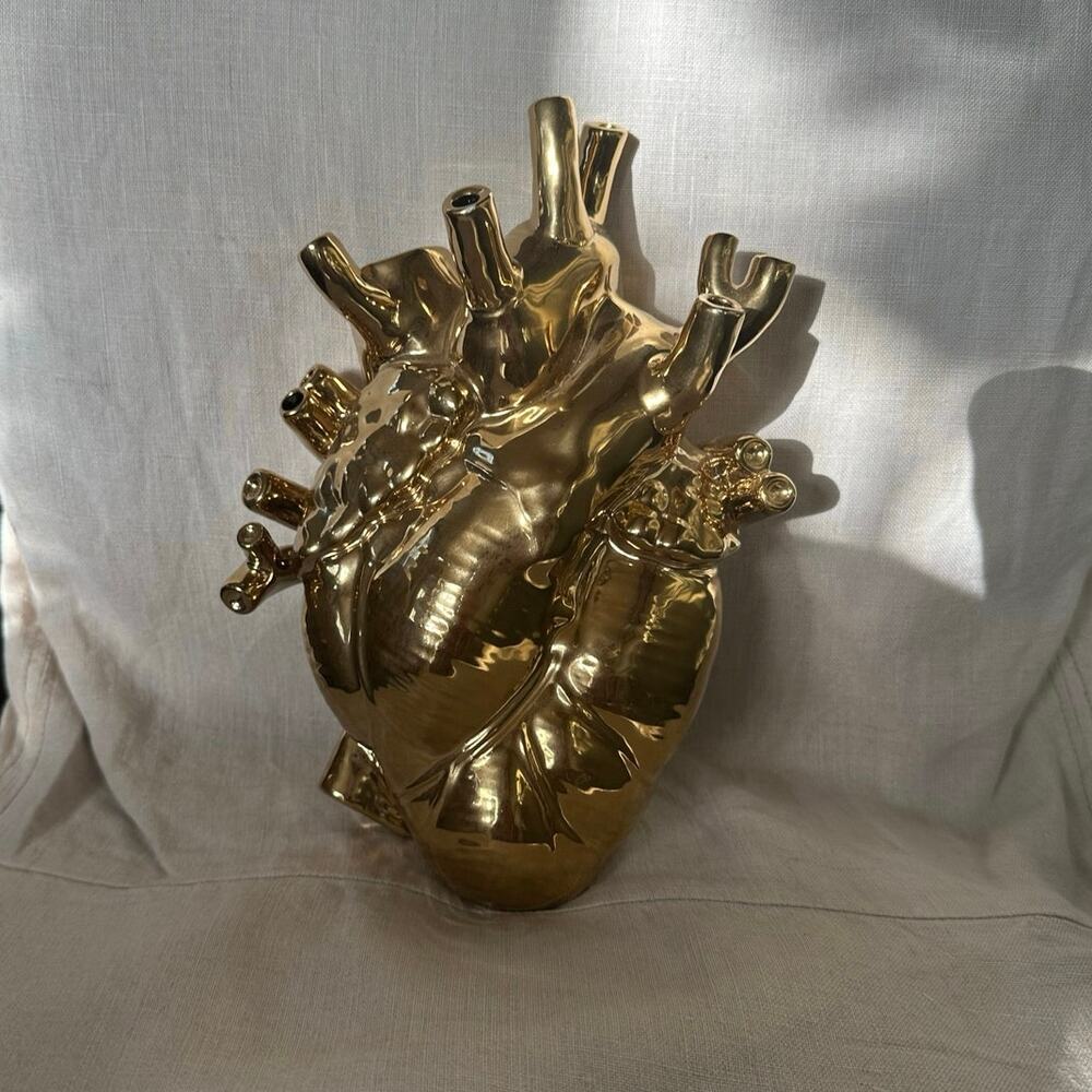 Seletti Love in Bloom Gold Heart Vase sculpture wall hanging decor 7x6” plaque